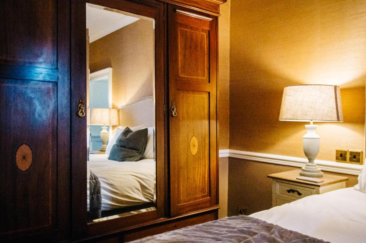 The George Hotel إنفيراري المظهر الخارجي الصورة