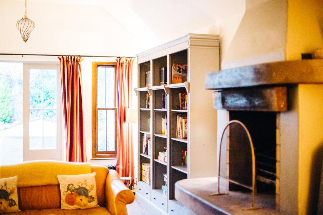 The George Hotel إنفيراري المظهر الخارجي الصورة